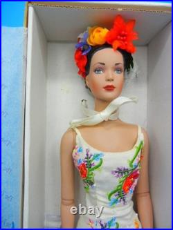 Robert Tonner Doll Tyler Wentworth TROPICO Sydney Chase Missing Earrings