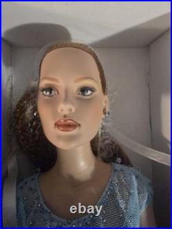 Robert Tonner STEALING THE SPOTLIGHT Tyler Wentworth Outfit & DOLL