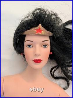 Robert Tonner Signed Silver Age Wonder Woman Porcelain 19 Doll #14 of 500