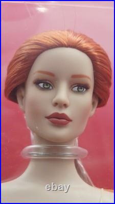 Robert Tonner Tyler Wentworth 16 Ultra Basic Redhead #T8TWDB02 NRFB