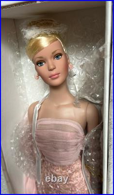 Robert Tonner Tyler Wentworth Collection 2001 Standing Ovation Box Stand Outfit