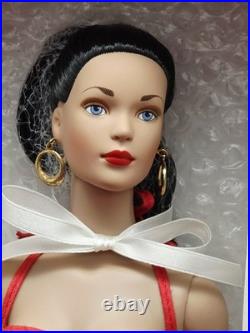 Robert Tonner Tyler Wentworth Madison Ave Afternoon Giftset Doll & Fashions NRFB