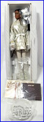 Robert Tonner Tyler Wentworth Urban Sport Esme 16 Fashion Doll TW2202 NRFB