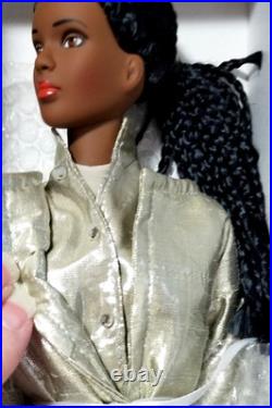 Robert Tonner Tyler Wentworth Urban Sport Esme 16 Fashion Doll TW2202 NRFB