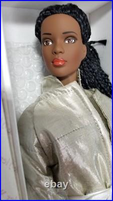 Robert Tonner Tyler Wentworth Urban Sport Esme 16 Fashion Doll TW2202 NRFB