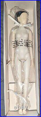 Robert Tonner White Alebaster Maniquin Doll
