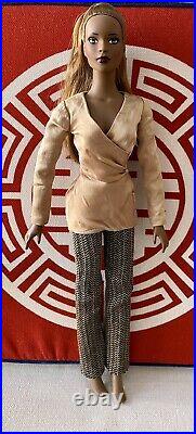 Robert Tonner -dressed Doll' 2003'16doll