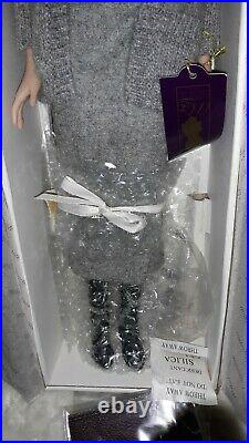 Robert tonner 16 in doll capital investment Articulated Gray Outfit