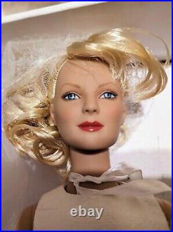 Robert tonner Bewitched Magic & Matrimony Samantha Doll mint never removed