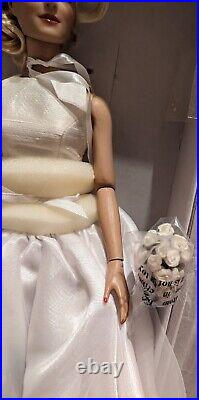 Robert tonner Bewitched Magic & Matrimony Samantha Doll mint never removed