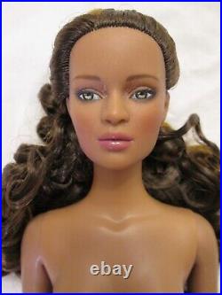 Runway Rave Jac Nude Tonner Doll 2006 Tyler Wentworth BW Body Vinyl 16 Curls