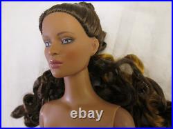 Runway Rave Jac Nude Tonner Doll 2006 Tyler Wentworth BW Body Vinyl 16 Curls