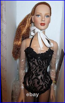 SUZETTE DUBOIS gorgeous RED HAIR a Limited Ed thats in pristine condition NRFB