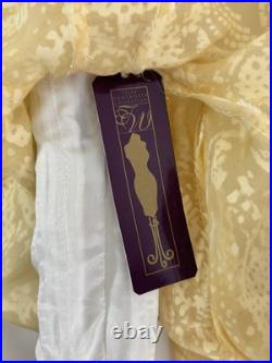 Sheer Glamour Sydney Robert Tonner Doll TW3201 2002 Tyler Wentworth Stand