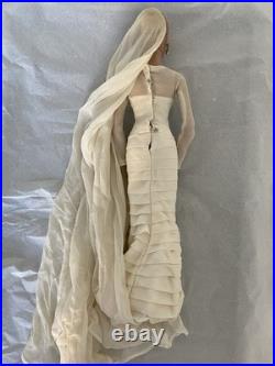 Show Stopping Sydney Chase Tonner Tyler Wentworth Doll LE1500 No Box or Shoes