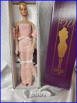 Standing Ovation Tonner doll year 2001 TW1102. Blonde hair pink dress in box