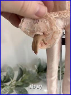 Sydney Chase Just Divine Doll 16 Pink Suit 2005 Tonner Wentworth Stand