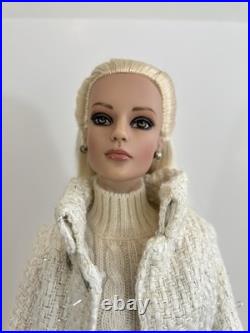 Sydney Chase Winter Whisper Chase Modeling Agency 2006 White Tonner Wentworth