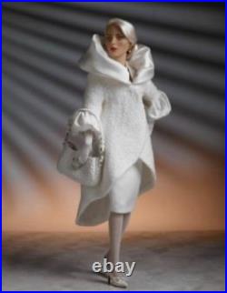 TONNER 16 Regina Wentworth Regina Returns Doll