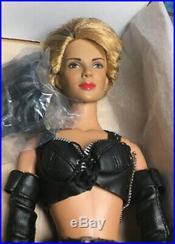 TONNER Catwoman dressed Halle Berry Mint Condition HTF