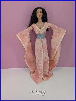 TONNER'FIFTH AVENUE FEVER' LAYNE REESE DOLL TYLER WENTWORTH DOLL 2007 Kimono