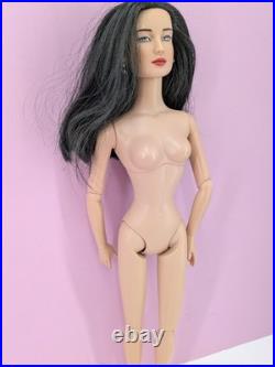 TONNER'FIFTH AVENUE FEVER' LAYNE REESE DOLL TYLER WENTWORTH DOLL 2007 Kimono