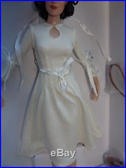 TONNER -OUTLANDER CLAIRE FRASER BASIC Dressed doll-16on new RTB 101 body-NEW