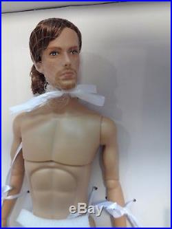 TONNER -OUTLANDER JAMIE FRASER(17) NUDE DOLL-Brand new doll/ outfit removed