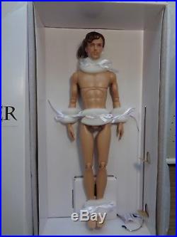 TONNER -OUTLANDER NUDE JAMIE FRASER(17) -Brand new doll/ outfit removed