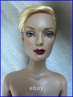 TONNER TYLER WENTWORTH 2005 COLLECTION UFDC REGINA BANQUET 16 Fashion Doll BW