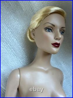 TONNER TYLER WENTWORTH 2005 COLLECTION UFDC REGINA BANQUET 16 Fashion Doll BW