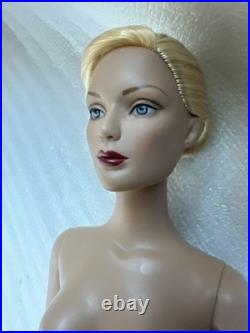 TONNER TYLER WENTWORTH 2005 COLLECTION UFDC REGINA BANQUET 16 Fashion Doll BW