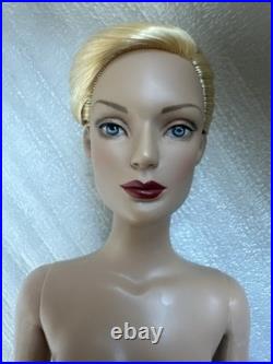TONNER TYLER WENTWORTH 2005 COLLECTION UFDC REGINA BANQUET 16 Fashion Doll BW