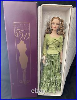 TONNER Tyler Central Park Stroll Sydney Chase- NIB with Stand LE 1500