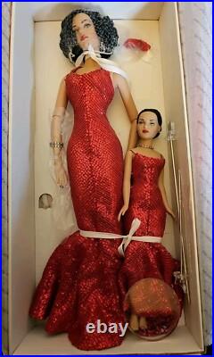 TONNER Tyler Wentworth 16 RED HOT Doll & Kitty TW9412 LE Of 500 Convention 2004