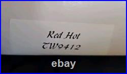 TONNER Tyler Wentworth 16 RED HOT Doll & Kitty TW9412 LE Of 500 Convention 2004