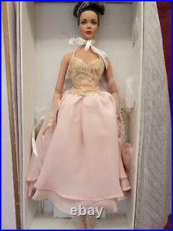 TONNER Tyler Wentworth Portrait Glamour TW9411 16 doll in box