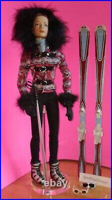 TONNER WINTERGREEN SYDNEY 16 Fashion Doll wearing TYLER SKI RETREAT LE 2000