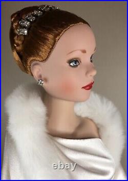 TYLER WENTWORTH DOLL Robert Tonner NIGHTS IN WHITE SATIN TW9102 Collector COA