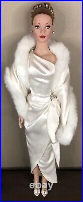 TYLER WENTWORTH DOLL Robert Tonner NIGHTS IN WHITE SATIN TW9102 Collector COA