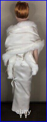 TYLER WENTWORTH DOLL Robert Tonner NIGHTS IN WHITE SATIN TW9102 Collector COA