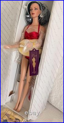 Tóner Tyler Wentworth 16 Doll Ready to Wear Rouge Sydney NRFB Mint with Box COA