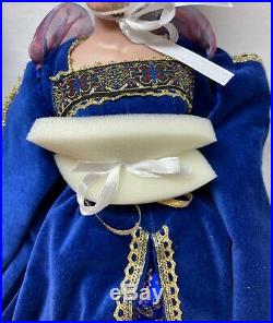 Tonner 16 2007 Cinderella Collection Wicked Stepmother, NRFB, #T7-CNSD-01
