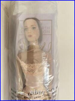 Tonner 16 The Tyler Wentworth Collection Doll, Ready To Wear Career New