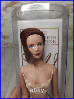 Tonner 16 The Tyler Wentworth Collection Doll, Ready To Wear Career. New