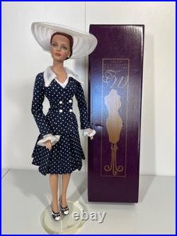 Tonner 16 tall RETRO DOTS SYDNEY DOLL complete with stand MIB Tyler Tonner 16 tall RETRO DOTS SYDNEY DOLL complete with stand MIB Tyler