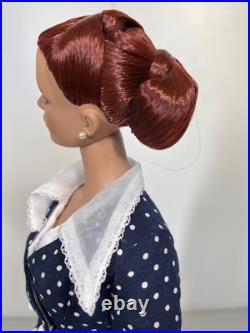 Tonner 16 tall RETRO DOTS SYDNEY DOLL complete with stand MIB Tyler
