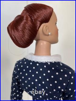 Tonner 16 tall RETRO DOTS SYDNEY DOLL complete with stand MIB Tyler