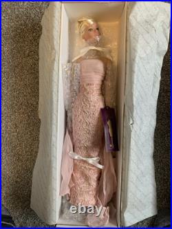 Tonner 2001 Standing Ovation 16 Tyler Wentworth Fashion Doll