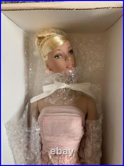 Tonner 2001 Standing Ovation 16 Tyler Wentworth Fashion Doll